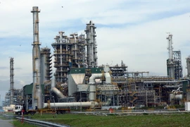 Một phân xưởng chính của Nhà máy lọc dầu Dung Quất. (Ảnh: Huy Hùng/TTXVN)