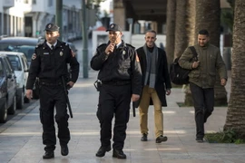 Cảnh sát Maroc tuần tra trên phố ở Rabat. (Nguồn: AFP/TTXVN)