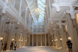 Khu vực toà nhà Intercontinental Da Nang Resort - nơi đón tiếp nguyên thủ các nền kinh tế sẵn sàng phục vụ APEC 2017. (Ảnh: Trần Lê Lâm/TTXVN)