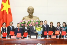 Thủ tướng Nguyễn Xuân Phúc và các đại biểu. (Ảnh: Thống Nhất/TTXVN)