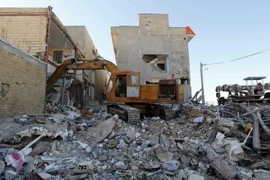 Cảnh đổ nát sau trận động đất ở Kermanshah, Iran ngày 14/11. (Nguồn: AFP/TTXVN)