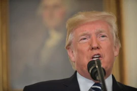  Tổng thống Mỹ Donald Trump phát biểu tại Nhà Trắng ngày 2/10. (Nguồn: AFP/TTXVN)