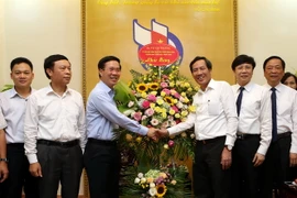 Trưởng Ban Tuyên giáo Trung ương Võ Văn Thưởng đến chúc mừng Hội Nhà báo Việt Nam nhân kỷ niệm 92 năm Ngày báo chí Cách mạng Việt Nam. (Ảnh: Nguyễn Dân/TTXVN)