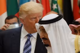 Tổng thống Mỹ Donald Trump và Quốc vương Saudi Arabia Salman bin Abdulaziz tại Riyadh ngày 21/5. (Nguồn: Reuters)