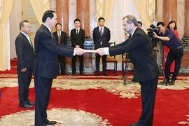 Chủ tịch nước Trần Đại Quang tiếp Ngài Janez Premoze, Đại sứ Đặc mệnh toàn quyền Slovenia tại Việt Nam đến trình Quốc thư. (Ảnh: Nhan Sáng/TTXVN)