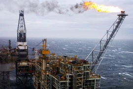 Một giàn khoan dầu tại Biển Bắc. (Nguồn: AP/TTXVN)