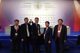 Trung tướng Nguyễn Văn Sơn (thứ 2 từ phải qua). (Ảnh: Dương Trí/Vietnam+)