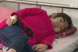 [Video] Nghệ An: Hàng loạt trẻ nghi mắc viêm cầu thận, 2 bé tử vong
