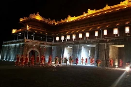 Đại Nội Huế về đêm. (Ảnh: Quốc Việt/TTXVN)