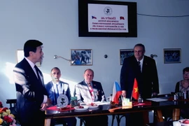 Đại sứ Hồ Minh Tuấn phát biểu chúc mừng Đại hội. (Ảnh: Trần Quang Vinh/Vietnam+)