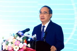 Ủy viên Bộ Chính trị, Bí thư Thành ủy Thành phố Hồ Chí Minh Nguyễn Thiện Nhân, phát biểu tại hội nghị. (Ảnh: Thống Nhất/TTXVN)