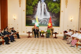 Tổng Bí thư Nguyễn Phú Trọng hội kiến với Cố vấn Nhà nước, Bộ trưởng Ngoại giao Myanmar, bà Aung San Suu Kyi. (Ảnh: Trí Dũng/TTXVN)