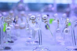 Ngọc trai Phú Quốc nổi tiếng về chất lượng. ( Ảnh: Bùi Như Trường Giang/TTXVN)