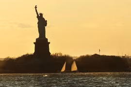 Tượng Nữ thần Tự do ở New York, Mỹ. (Nguồn: AFP/TTXVN)