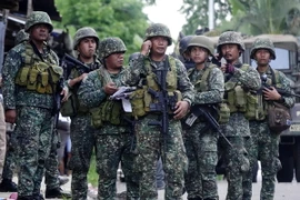  Binh sĩ Philippines trong chiến dịch truy quét phiến quân ở Marawi ngày 28/5. (Nguồn: EPA/TTXVN)