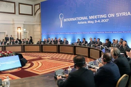 Các đại biểu tham dự vòng hòa đàm về Syria ở Astana, Kazakhstan ngày 4/5. (Nguồn: AFP/TTXVN)