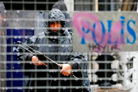  Cảnh sát Thổ Nhĩ Kỳ tuần tra tại Istanbul. (Nguồn: EPA/TTXVN)