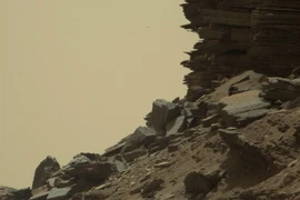 Cảnh sườn núi Sharp với các lớp sa thạch được chụp từ tàu Curiosity ngày 9/9/2016. Ảnh do NASA cung cấp. EPA/TTXVN
