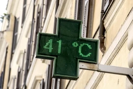 Bảng ghi nhiệt đô lên tới 41 độ C tại Rome ngày 3/8. (Nguồn: EPA/TTXVN)