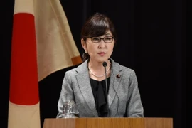 Bộ trưởng Quốc phòng Nhật Bản Tomomi Inada trong cuộc họp báo tại Tokyo ngày 29/4. (Nguồn: Kyodo/TTXVN)