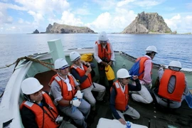 Các giám sát viên Nhật Bản tại vùng biển gần quần đảo tranh chấp Senkaku/Điếu Ngư. (Nguồn: AFP/TTXVN)