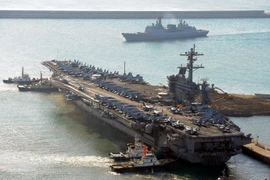 Tàu sân bay USS CVN-70 Carl Vinson tại thành phố cảng miền nam Busan ngày 11/1/2011. (Nguồn: AFP/TTXVN)