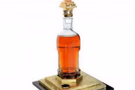 Chai rượu rum đắt nhất thế giới