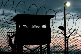 Trạm gác tại nhà tù quân sự của Mỹ ở Vịnh Guantanamo, Cuba. (Nguồn: EPA/TTXVN