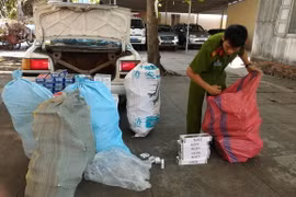 Tang vật vụ án. (Ảnh: Nam Thái/TTXVN)