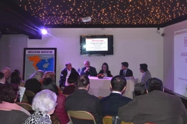 Tọa đàm “Hướng về Biển Đông” do AAFV tham gia tổ chức tại Pháp. (Ảnh: Bích Hà/TTXVN)