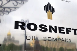 Biểu tượng của Tập đoàn Rosneft tại trụ sở ở Moskva. (Nguồn: AFP/TTXVN)