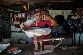 Một cửa hàng tạp hóa ở tỉnh Santiago de Cuba, Cuba ngày 20/6. (Nguồn: AFP/TTXVN)