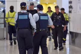 Cảnh sát Australia tuần tra tại sân bay Sydney. (Nguồn: AFP/TTXVN)
