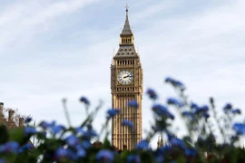  Tháp Elizabeth (Big Ben) tại khu vực tòa nhà Quốc hội Anh ở thủ đô London. (Nguồn: AFP/TTXVN)