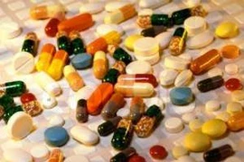 Đình chỉ lô thuốc kháng sinh Dahaxim viên 100mg