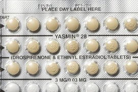 Một vỉ thuốc tránh thai Yasmin. (Ảnh: AP)