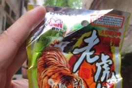 Bao bì sản phẩm các gói "thịt hổ khô." (Ảnh: Sơn Bách/Vietnam+)