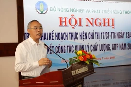 Thứ trưởng Bộ Nông nghiệp và Phát triển nông thôn Phùng Đức Tiến phát biểu chỉ đạo tại Hội nghị. (Ảnh: Phan Dũng/TTXVN)