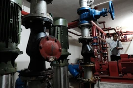 Hệ thống chữa cháy tự động dưới tầng hầm của chung cư Sông Đà Nha Trang cũng gặp vấn đề do lâu ngày không được bảo trì. (Ảnh: Nguyễn Dũng/TTXVN)