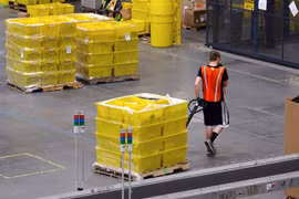 Amazon xây dựng một cơ sở xét nghiệm phát hiện virus SARS-CoV-2. (Nguồn: bloomberg)
