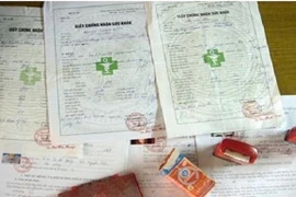 Phát hiện nhiều vụ mua bán giấy khám sức khỏe, giấy ra viện giả