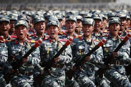 Hình ảnh tại lễ diễu binh nhân kỷ niệm 105 năm ngày sinh cố Chủ tịch Kim Nhật Thành. (Nguồn: EPA)