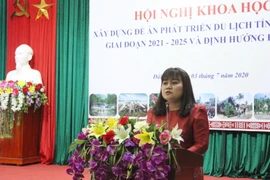 Phó Chủ tịch Ủy ban nhân dân tỉnh Đắk Lắk H’Yim Kđoh phát biểu tại hội nghị. (Ảnh: Hoài Thu/TTXVN)