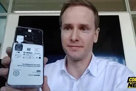 Tiến sỹ Jochen Rupp của Bosch giới thiệu về máy thử trên truyền thông Đức. (Nguồn: Bild)