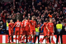 Bayern giành chiến thắng đậm ngay tại Stamford Bridge.