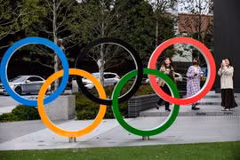 Biểu tượng Olympic tại Tokyo, Nhật Bản. (Ảnh: AFP/TTXVN)