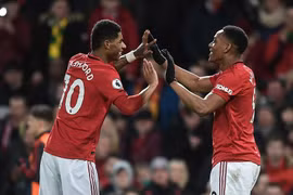 Rashford và Martial cùng lập công giúp M.U chiến thắng.