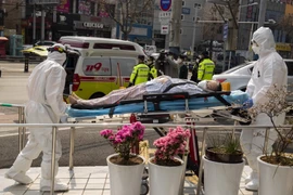 Trung Quốc có thêm hơn 40 ca nhiễm mới. (Ảnh: THX/TTXVN)