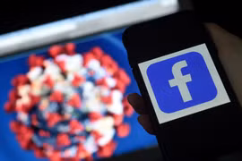 Facebook xóa nhiều bài đăng sai sự thật. (Nguồn: Getty Images)