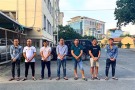 Bảy đối tượng trong băng cướp bị bắt. (Ảnh: TTXVN phát)